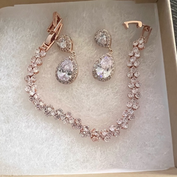 Rose Gold Tone Teardrop CZ Bracelet & Earrings Set, 7” Adjustable - Picture 4 of 10
